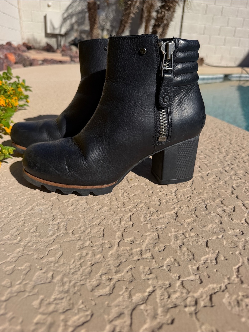 Sorel Black Leather Block Heel Ankle Boots with Side Zipper
